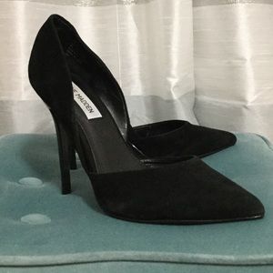 Steve Madden Varsity Pump ~ Black